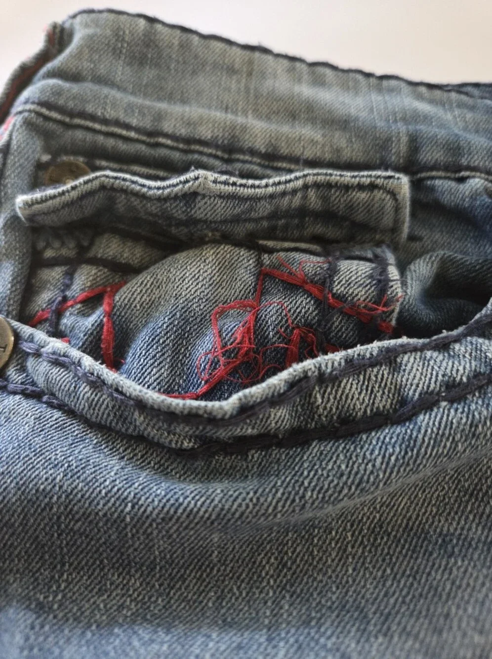 True Religion Mens Ricky Super T Flap Relaxed Straight Red Chain stitch Size 42
